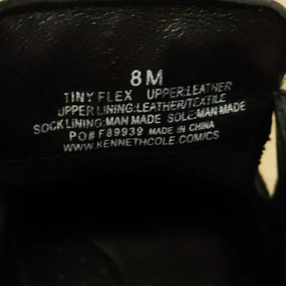 Toddler Boys Black Dress Shoes. Size 8. - Picture 3 of 3